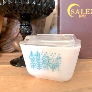 Vintage Pyrex 501B 1 1/2 CUP AMISH BUTTERPRINT Refrigerator Fridgie Dish W Lid